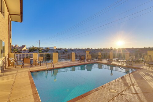 Balcony & Grill: Beachfront Lake Havasu City Condo