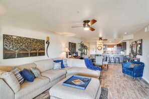 Apartment (2 Bedrooms) | Interior - Walkable Location! Waterfront Lake Havasu Paradise (Lake Havasu City)