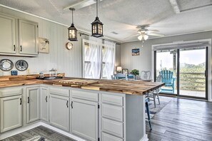 Maison (4 Bedrooms) | Cuisine privée | Micro-ondes, four, plaque de cuisson, lave-vaisselle