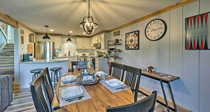 1 Mi to Skiing: Beech Mountain Condo w/ Fireplace!