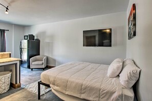 Apartment (0 Bedroom) | Interior - Lava Hot Springs Studio 4-min Walk to Pools! (Lava Hot Springs)