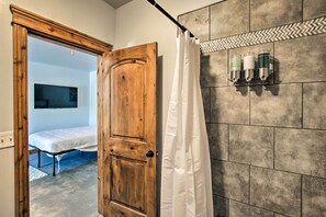 Apartment (0 Bedroom) | Interior - Lava Hot Springs Studio 4-min Walk to Pools! (Lava Hot Springs)