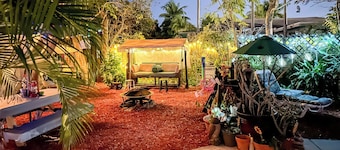< 3 Mi to Golf & Swim: Cozy Oasis in Lake Worth!