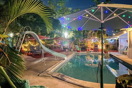 < 3 Mi to Golf & Swim: Cozy Oasis in Lake Worth!