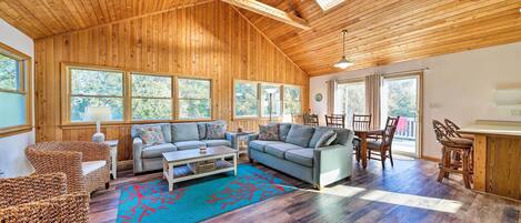 House (5 Bedrooms) | Front of property