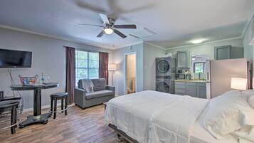 Apartment (0 Bedroom) | Interior