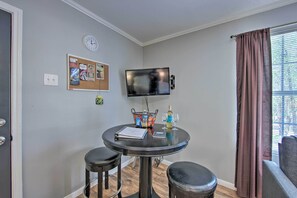 Apartment (0 Bedroom) | Interior