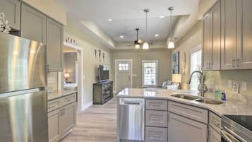 House (2 Bedrooms) | Interior