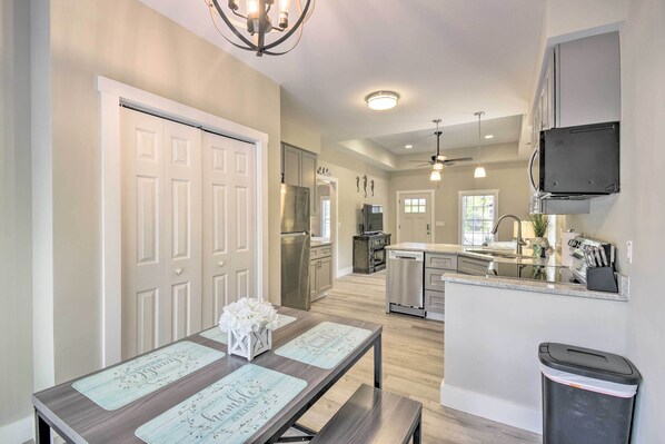 House (2 Bedrooms) | Interior