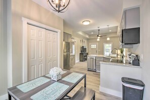 House (2 Bedrooms) | Interior - Inviting Home < 2 Mi to Ocean Isle Beach Pier (Ocean Isle Beach)