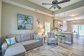 House (2 Bedrooms) | Interior - 1 Mi to Ocean Isle Beach! Home w/ Shared Lanai (Ocean Isle Beach)