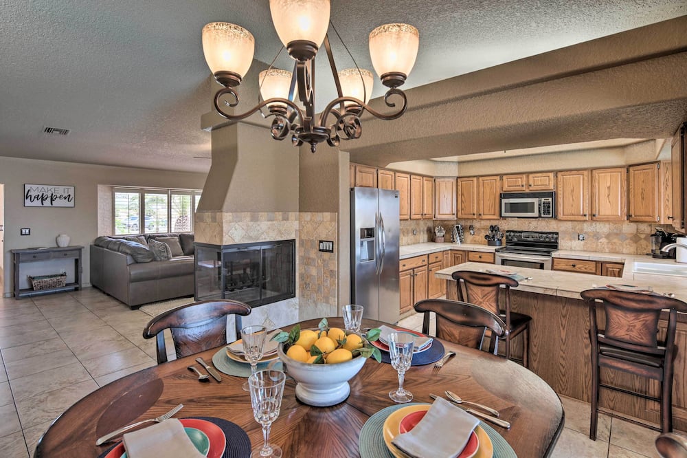 Heated Pool, Spa & Mtn Views: Lake Havasu Home! - Parker Dam, CA