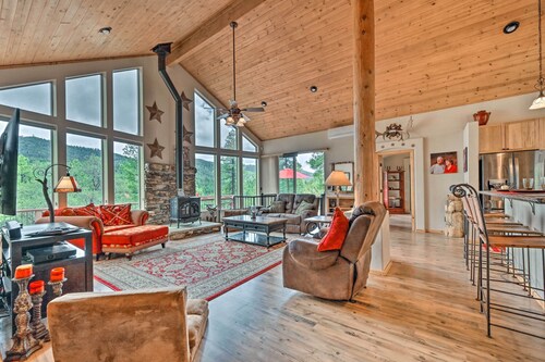 Fire Pit, Deck & Grill: Serene Prescott Cabin!