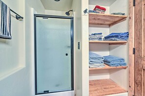 Talo (4 Bedrooms) | Sisätilat