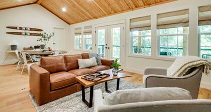 Spacious Home on Beaver Lake w/ Deck & Fire Pit!