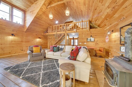 Rangeley Retreat Cabin-style Home: Lake Access