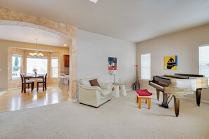 House (2 Bedrooms) | Interior