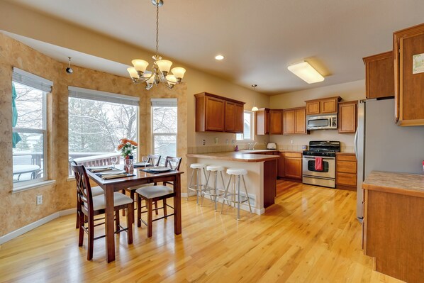 House (2 Bedrooms) | Private kitchen | Microwave, oven, stovetop, dishwasher