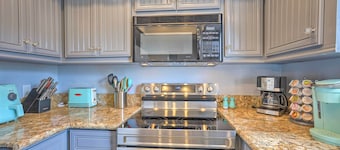 Pismo Beach Condo < Walk to Beach & Wineries!