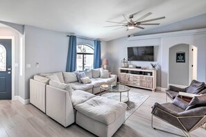 House (3 Bedrooms) | Interior