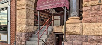 Pet-friendly Apt: Walk to Missouri River!