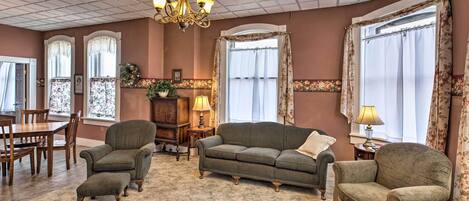 Apartment (2 Bedrooms) | Front of property