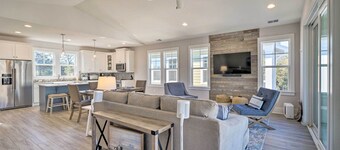 Kure Beach Townhome: Short Walk to the Beach!