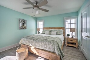 Apartment (4 Bedrooms) | Interior - Kure Beach Townhome: Short Walk to the Beach! (Kure Beach)