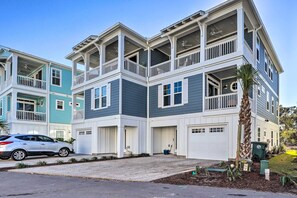 Apartment (4 Bedrooms) | Interior - Kure Beach Townhome: Short Walk to the Beach! (Kure Beach)