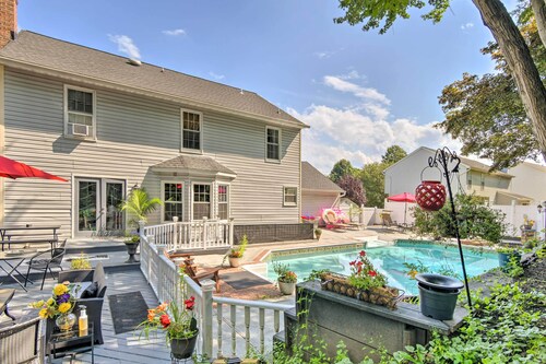 Bel Air Apartment w/ Pool ~ 2 Mi to Main St