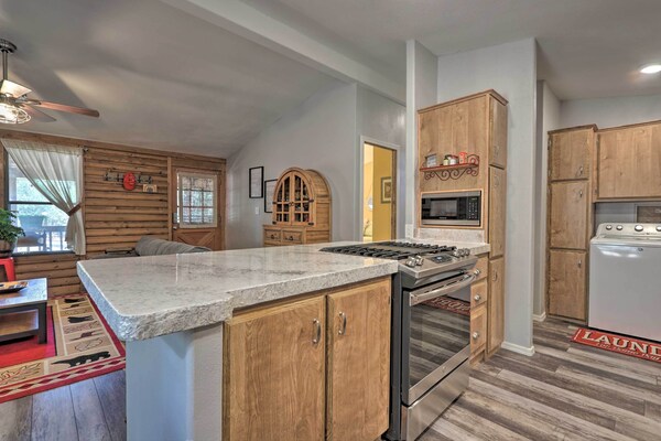 Updated Strawberry Family Cabin W/ 2 Private Decks - Pine, AZ