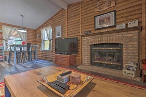Interior - Updated Strawberry Family Cabin w/ 2 Private Decks (Pine)