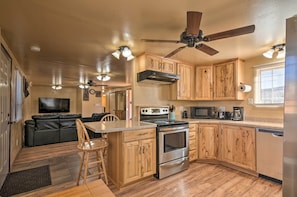 House (1 Bedroom) | Interior - Cozy Home w/ Canyon Views: 2 Mi to Grand Staircase (Henrieville)