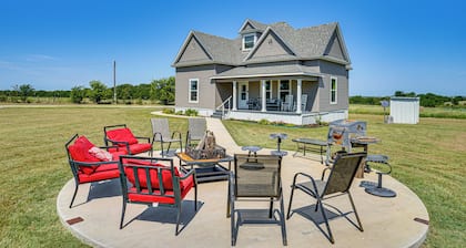 Decatur Farmhouse Getaway w/ Deck & Backyard