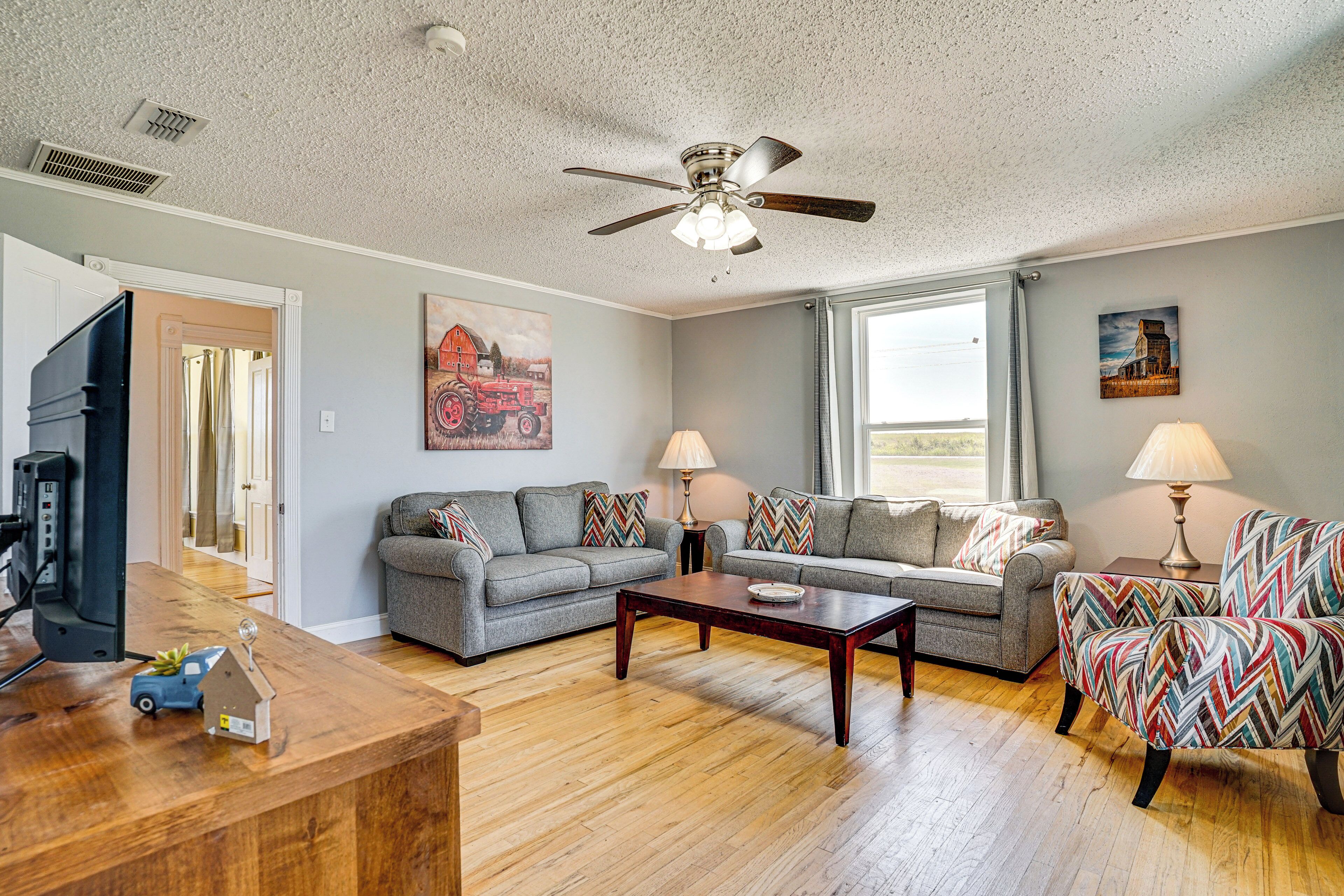 House (3 Bedrooms) | Interior