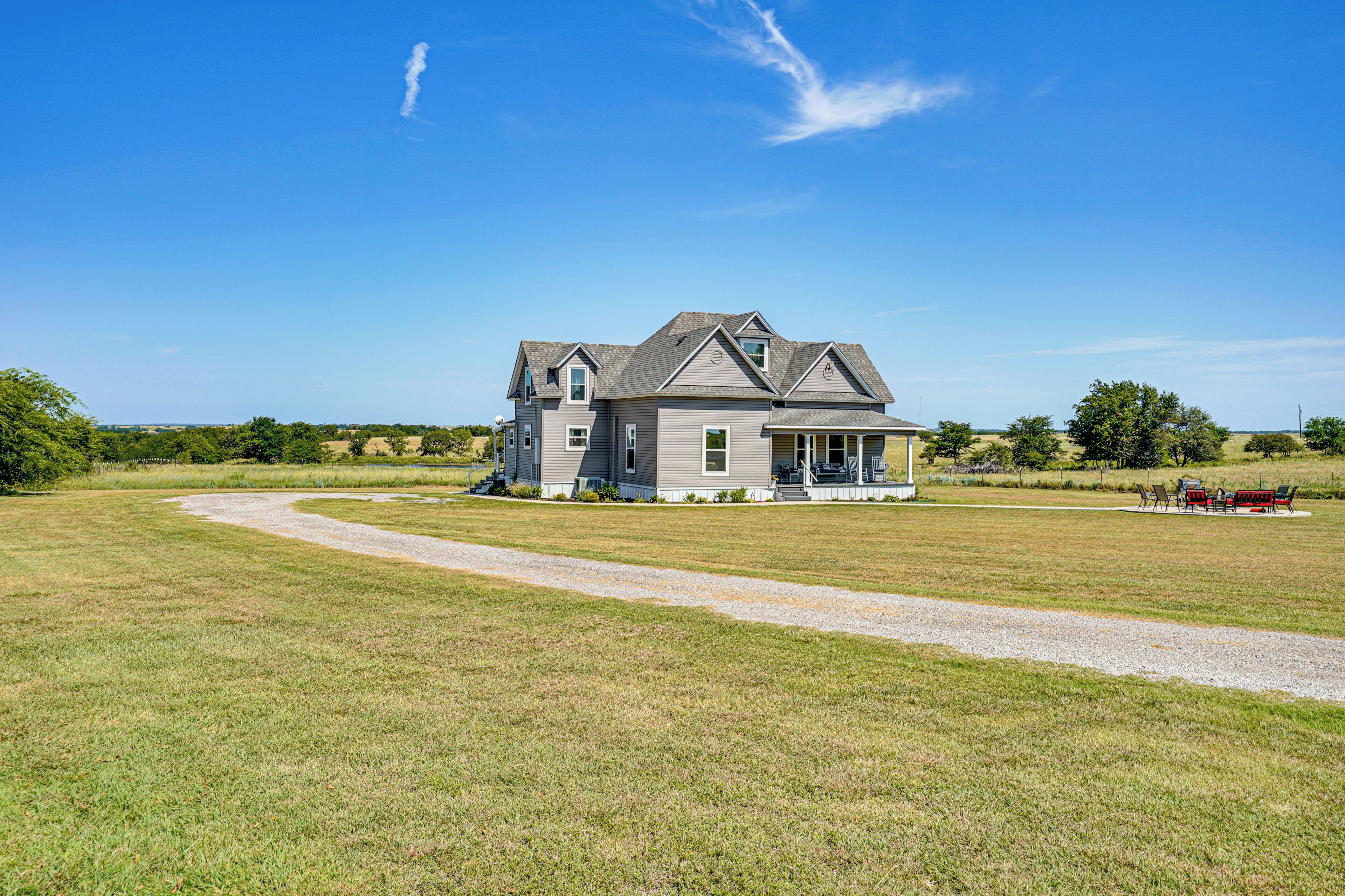 House (3 Bedrooms) | Interior