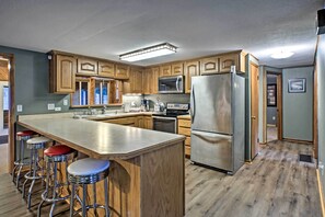 House (3 Bedrooms) | Interior