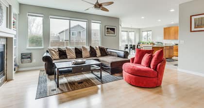 Fenced Yard & Trail Access: Dog-friendly Erie Home
