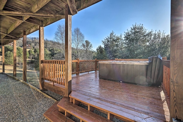 House (Multiple Bedrooms) | Interior - 1/2 Mi to River: Spacious Blue Ridge Gem w/ Views! (Piney Creek)