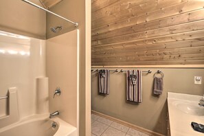 House (Multiple Bedrooms) | Interior - 1/2 Mi to River: Spacious Blue Ridge Gem w/ Views! (Piney Creek)