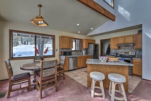 House (3 Bedrooms) | Interior - Renovated Mountain Home: EV Chargers & Great Views (Flagstaff)