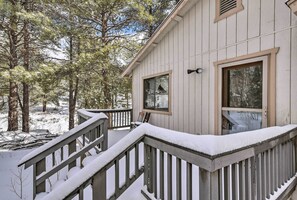 House (3 Bedrooms) | Interior - Renovated Mountain Home: EV Chargers & Great Views (Flagstaff)