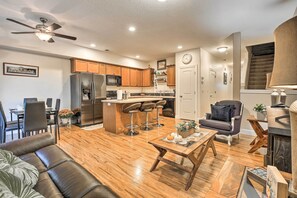 Fireplace - Sandy Townhome, 1 Mi to Meinig Memorial Park! (Sandy)