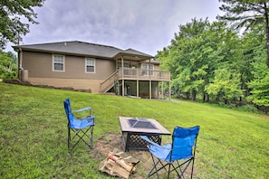 Interior - Bella Vista Home: Steps to Mountain Biking Trails! (Bella Vista)