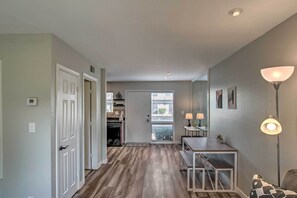 Interior - Condo 1 Mi to Old Town Scottsdale & Golfing (Scottsdale)