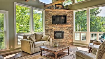 House (4 Bedrooms) | Front of property