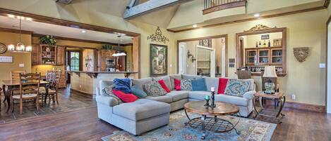 House (4 Bedrooms) | Front of property