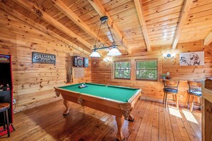 Interior - Sevierville Cabin w/ Deck: Minutes to Pigeon Forge (Sevierville)