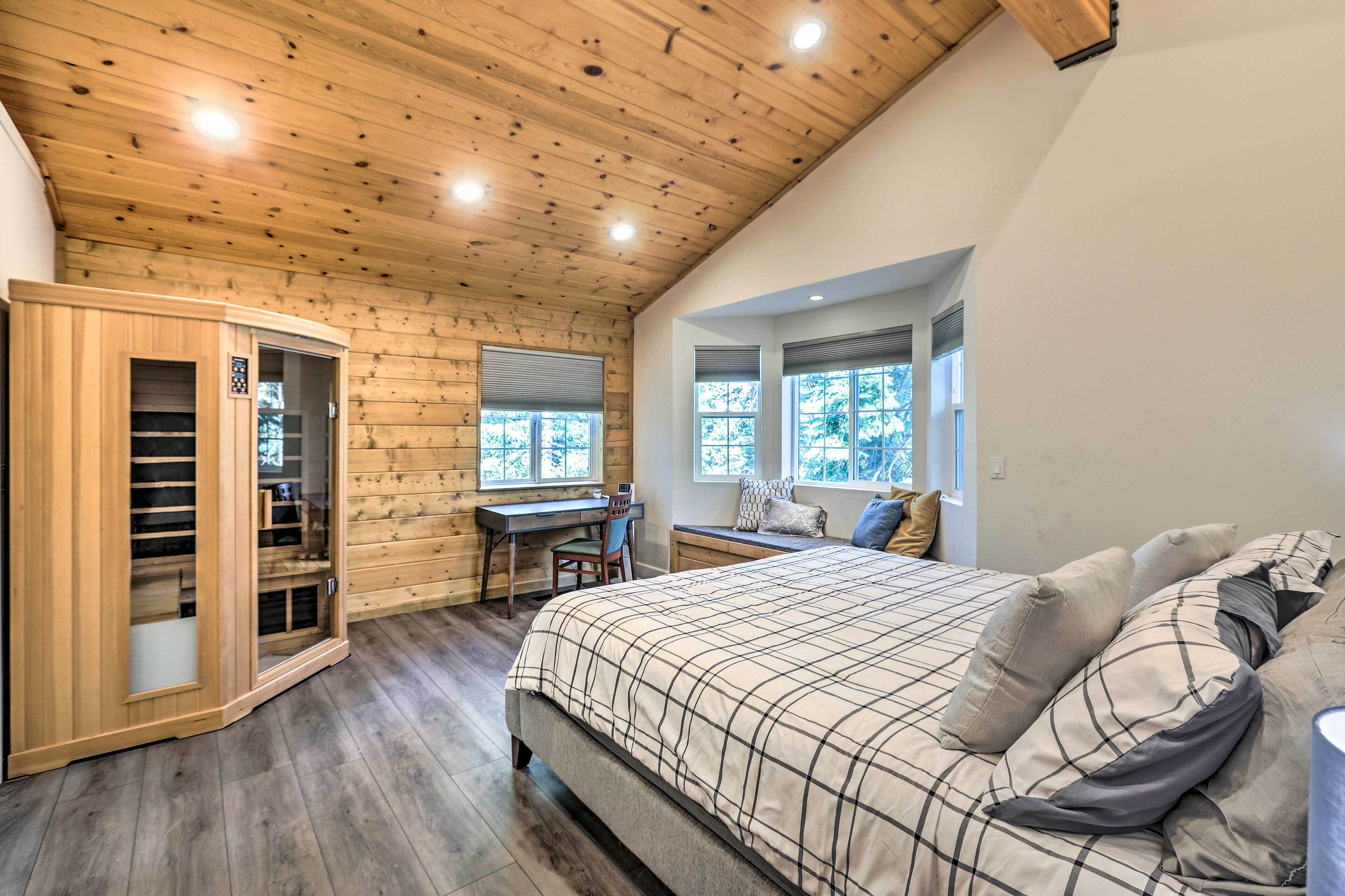 House (5 Bedrooms) | Interior