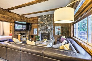House (5 Bedrooms) | Interior